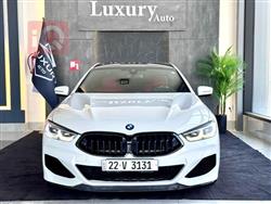 بی ئێم دەبڵیو 8 سیریەس